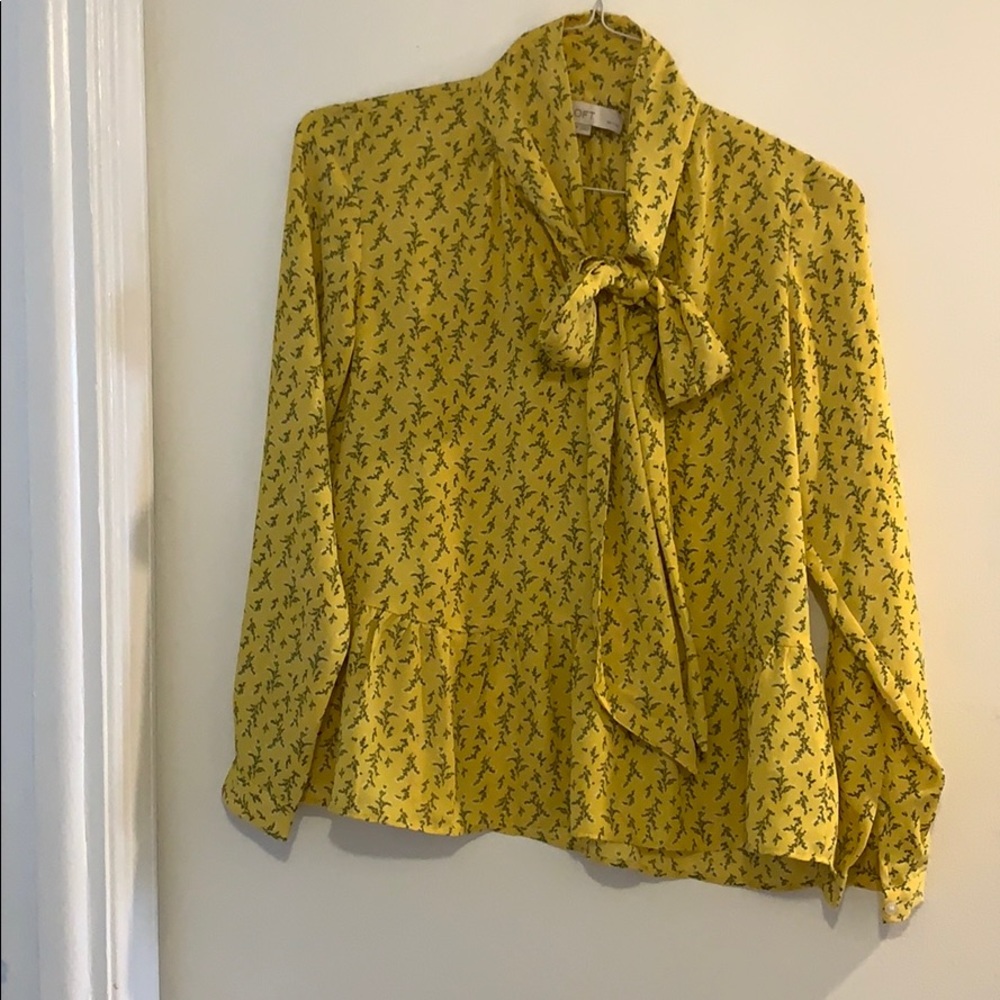 Long sleeve tie neck Loft blouse